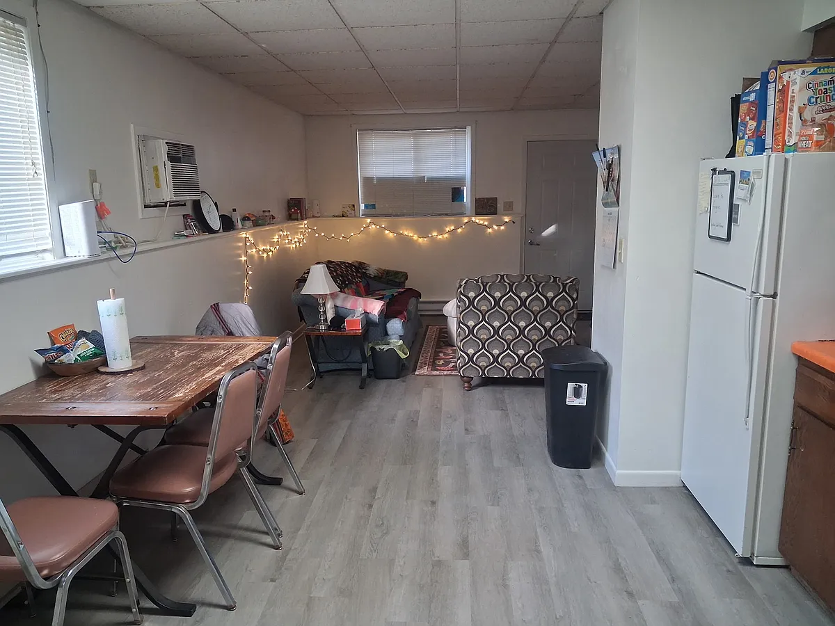 Kitchen/Living Room - 302 N 6th St #1