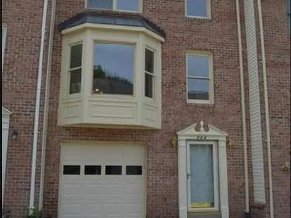 302 Sunny Hill Ct, Stafford, VA 22554