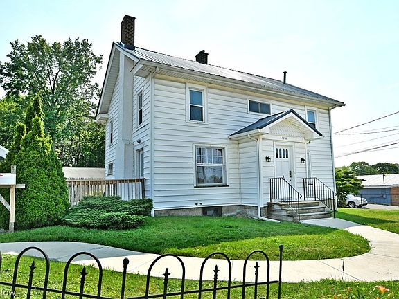 2nd image of 3238 Youngstown Rd SE