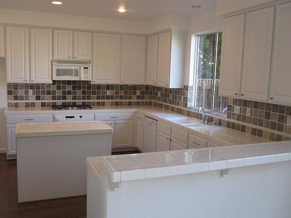 2nd image of 2281 Cabana Ln