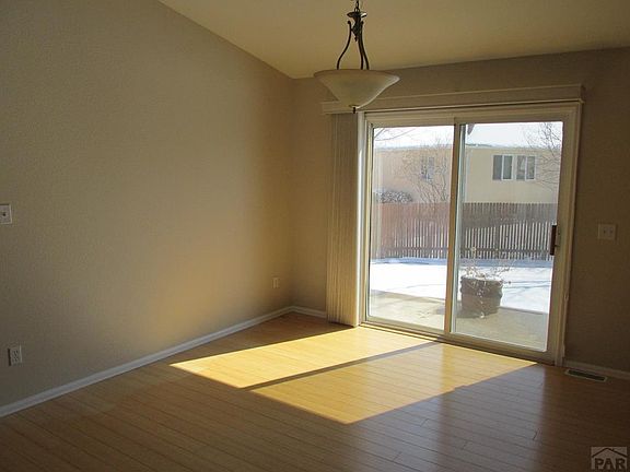 5th image of 60 Altadena Dr