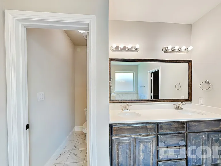 133 Constitution Dr — Photo 10
