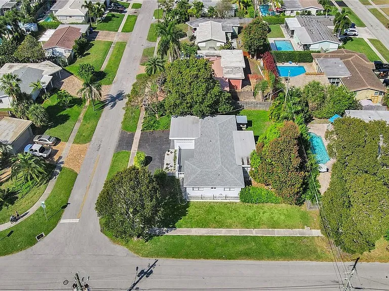 1013 SE 14th Ct — Photo 46