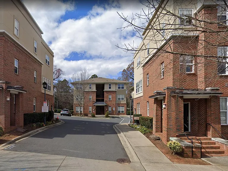 1308 Kenilworth Ave #420 — Photo 1