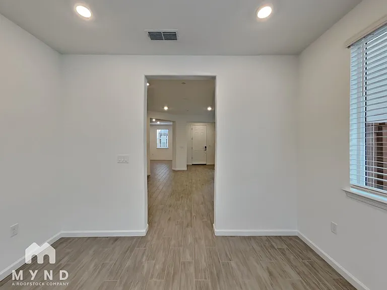 1687 Pena Ln — Photo 10