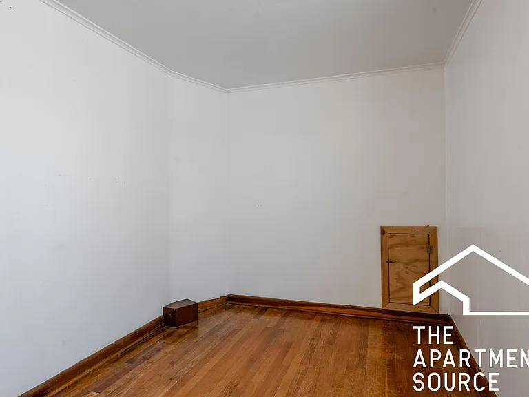 1334 W Barry Ave #3 — Photo 8