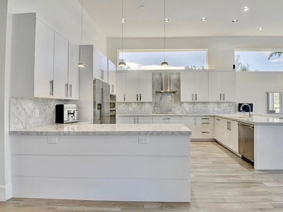 3rd image of 5411 NW 42nd Avenue