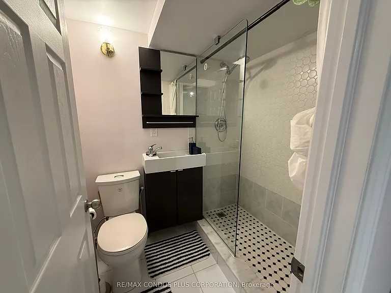 7 McKelvey Dr #LOWER LEVEL A — Photo 10