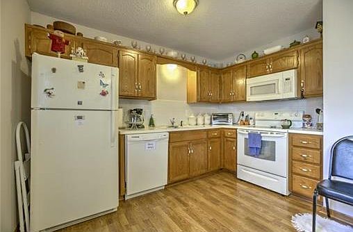 5th image of 1038 SW Ephraim Dr