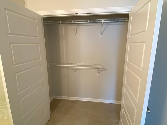 5th image of 433 Long Branch Ln #B1