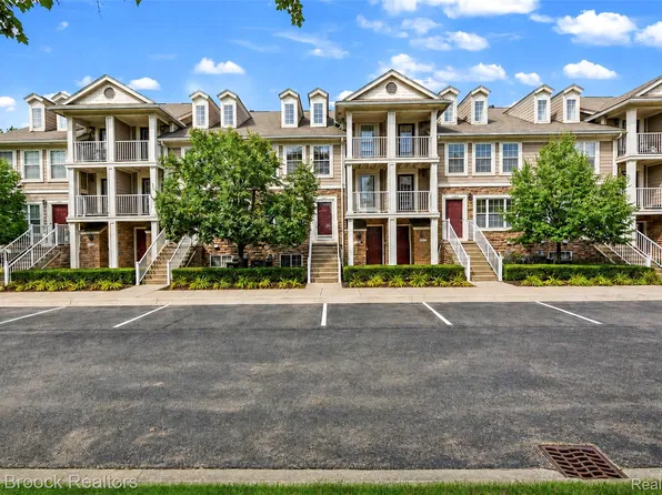 1087 Beaver Run, Troy, MI 48083