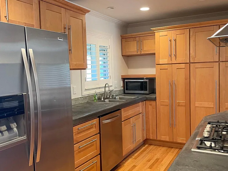 212 Ludell Dr — Photo 10