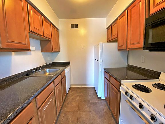 4th image of 5806 E Liberty Blvd #6