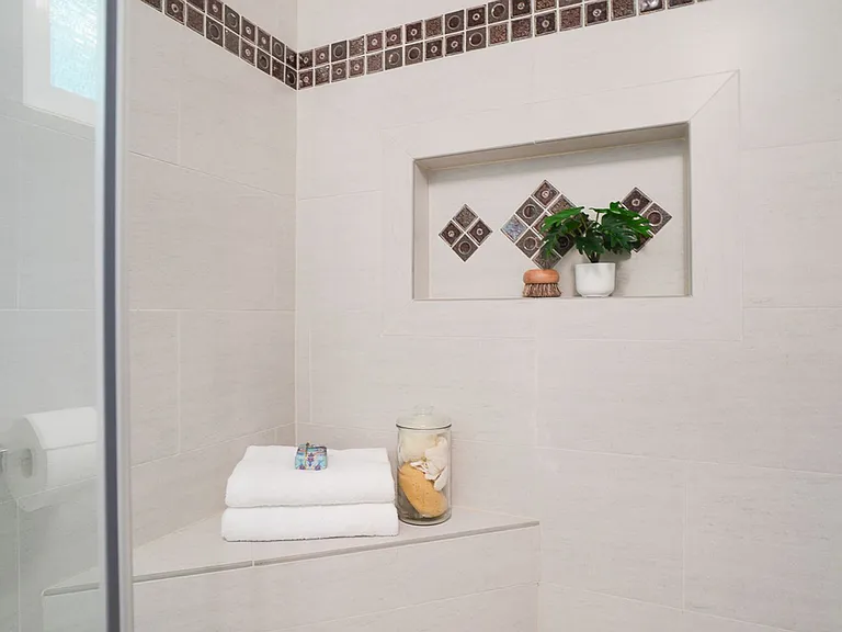 13360 Magnolia Blvd — Photo 47