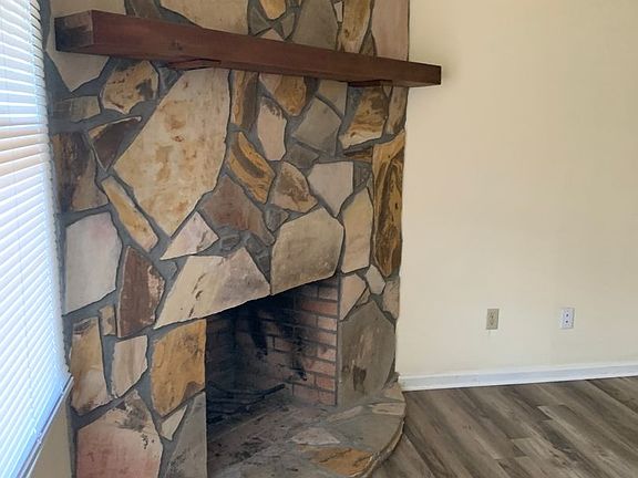 3rd image of 138 Adams Ln