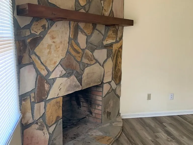 138 Adams Ln — Photo 3