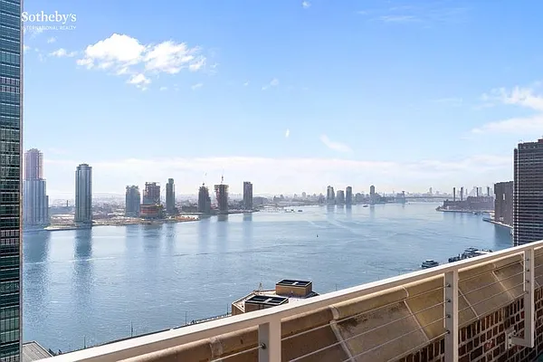 Rented by Sotheby's International Realty | media 9