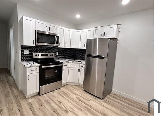 1st image of 1924 68th Ave #1