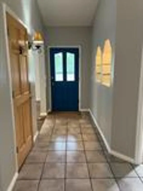 3 bed, 2.5 bath, 2000 sqft, $3,250 — Photo 2