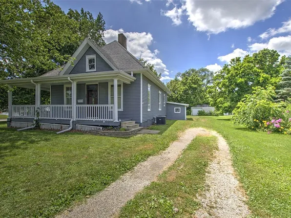 405 N Hillcrest Blvd, Decatur, IL 62522