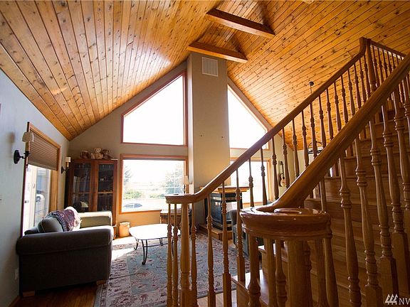 5th image of 10764 Grace Ln NE