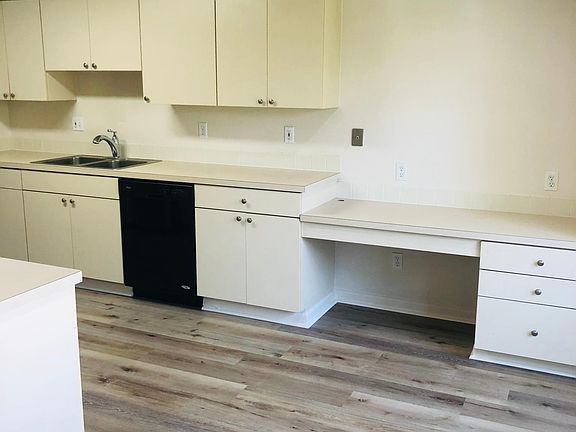 5th image of 2182 35th Avenue Ct #7
