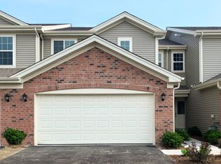 3 West Lake Ct, Cary, IL 60013