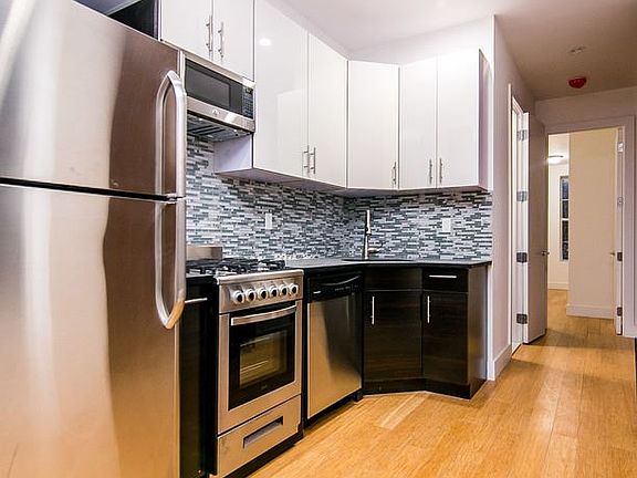 256_Graham_Avenue-15 (2)