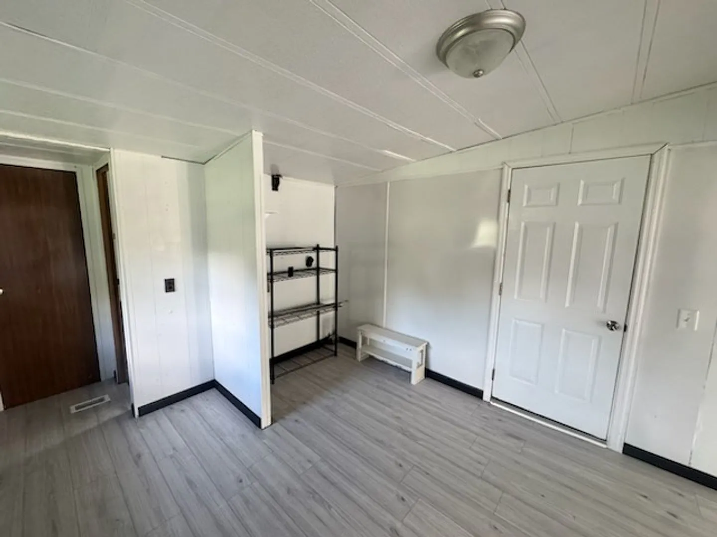 2 Bedroom / 1.5 Bath Home in Church Hill — Photo 4