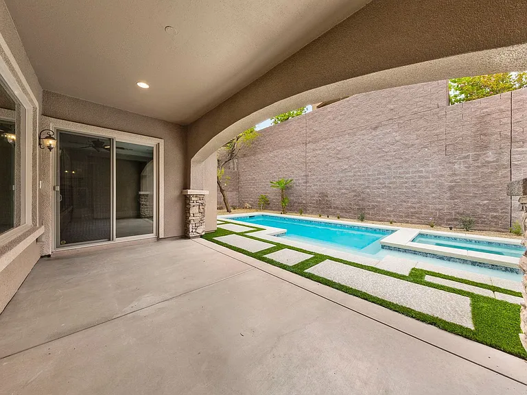 2776 Liberation Dr — Photo 37