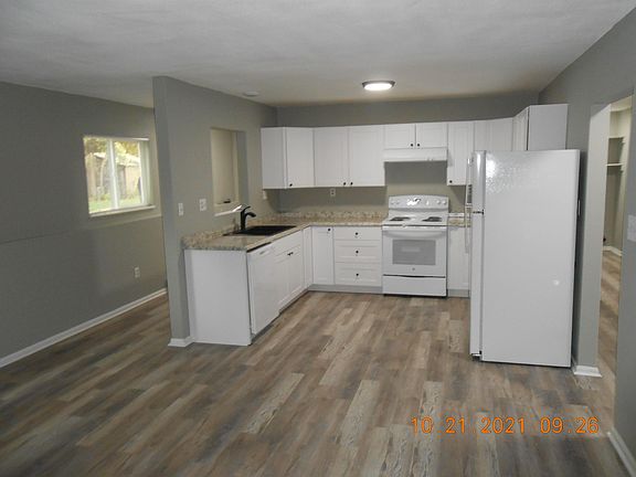 3rd image of 1054 E 5th St