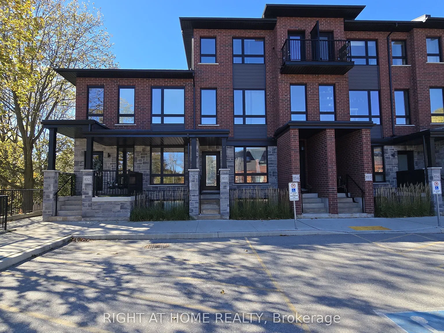 3 bed, $2,650 — Photo 1