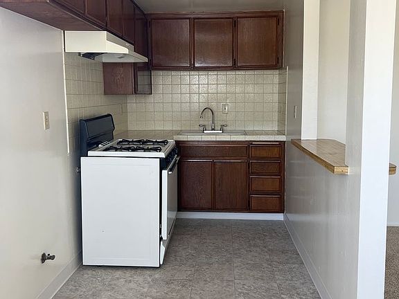 4th image of 555 N Gaffey St APT 206