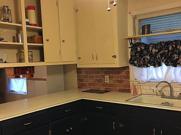 Kitchen: original cabinets