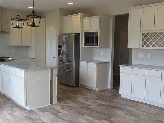 5th image of 2490 Knollridge Ln