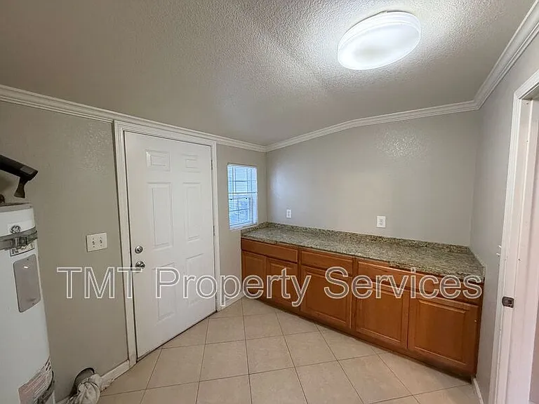 4200 35th St — Photo 15