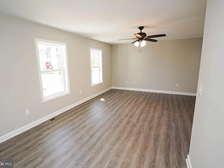 621 Cedar St — Photo 9