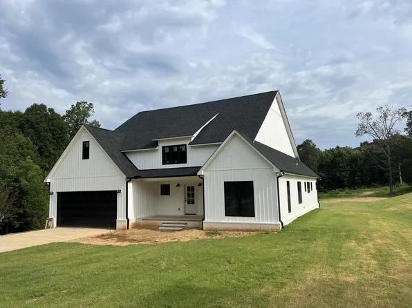 230 Blackberry Hill Ln, Lexington, TN 38351