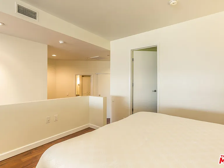 1100 Wilshire Blvd #3504 — Photo 13