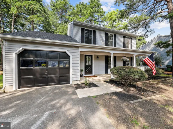 37 Masters Cir, Marlton, NJ 08053