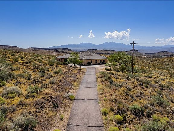 3rd image of 3290 N Wild Mustang Way