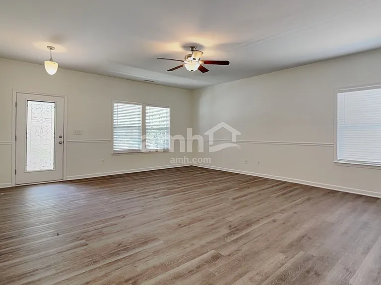 145 Collenton Ln — Photo 6
