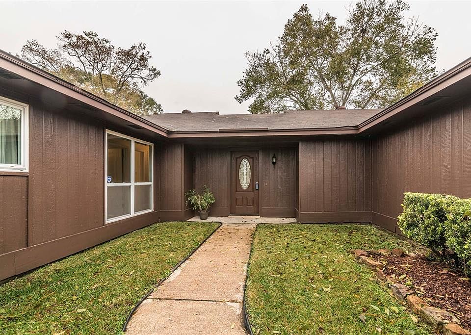 1st image of 17615 Heritage Creek Dr