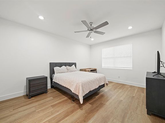 3rd image of 2510 Gray St