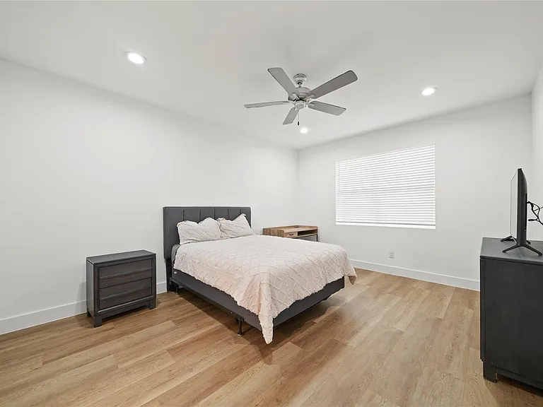 2510 Gray St — Photo 14