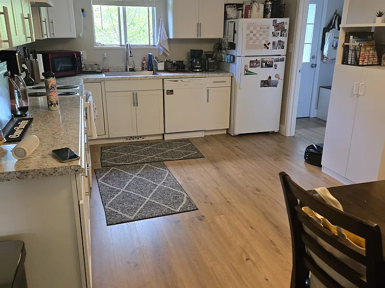 1706 Larch St #1 — Photo 2