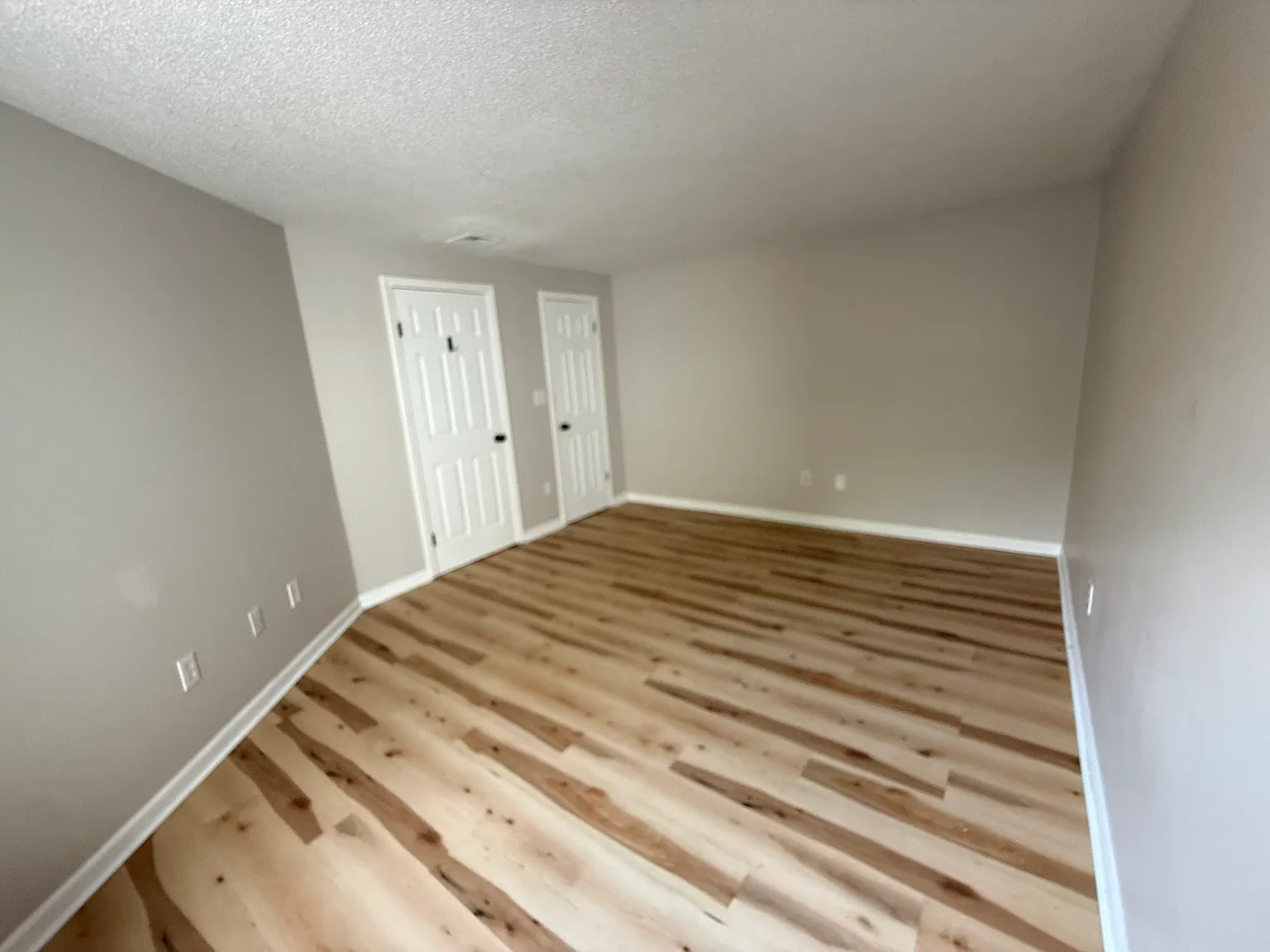 365 New Haven Ave — Photo 1