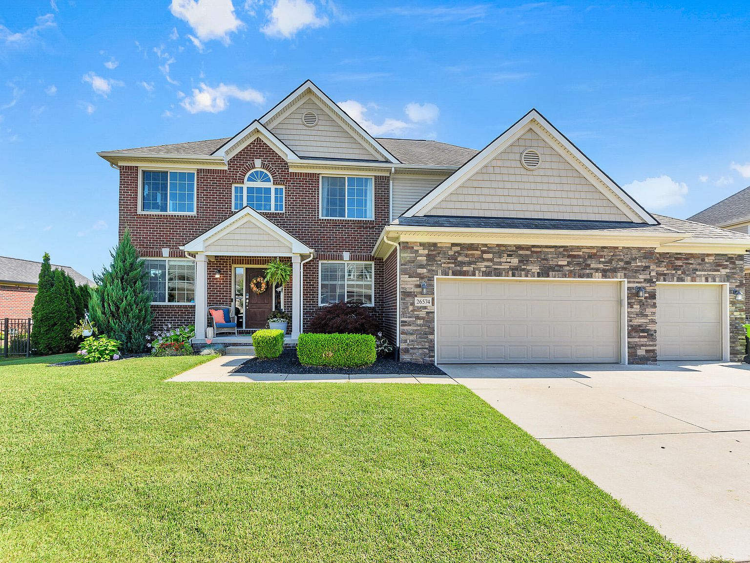 26574 Bronx Dr, Chesterfield, MI 48051