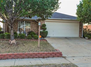 308 Heritage Dr, Crowley, TX 76036