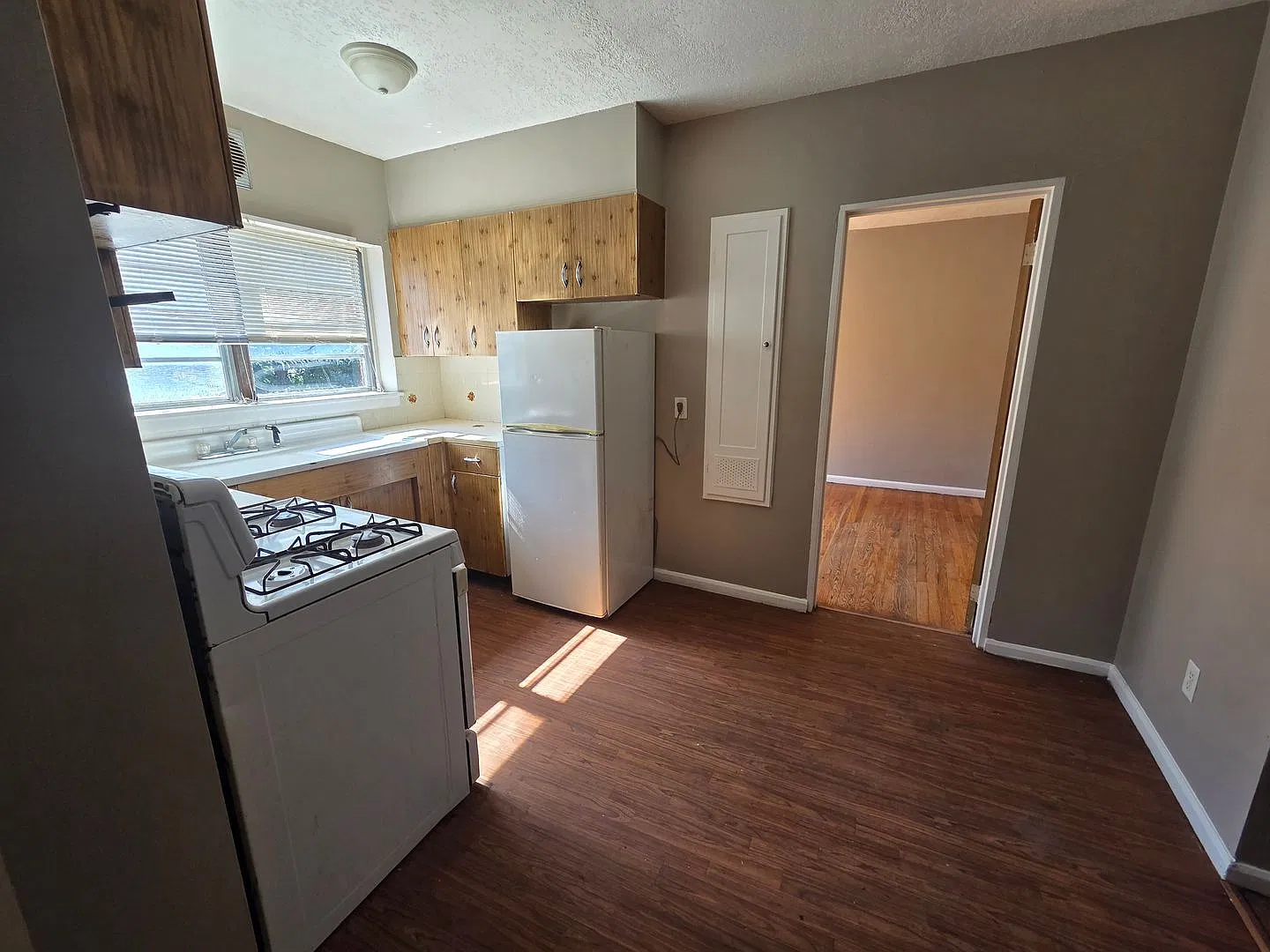 1 bed apartment — Photo 2